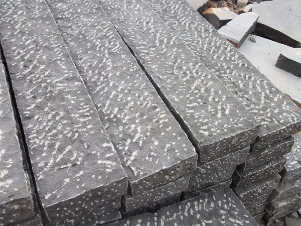 China G685 Black Granite Flamed Surface Kerbstone-2