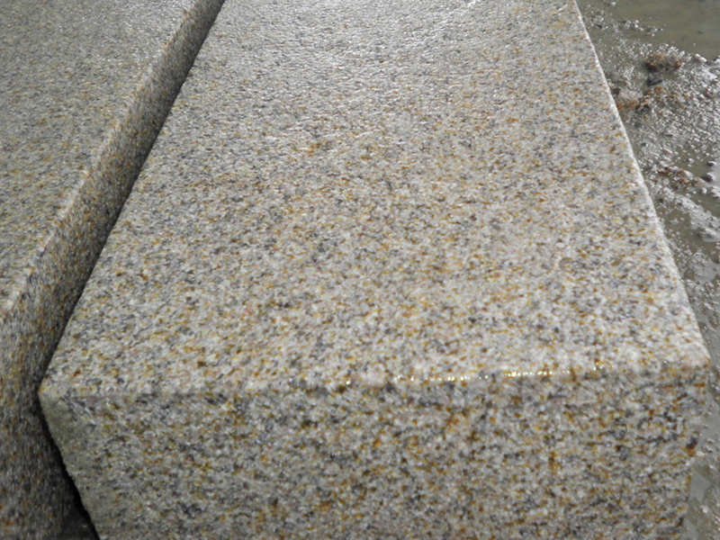 G682 Yellow China Granite Steps For Public Place-6