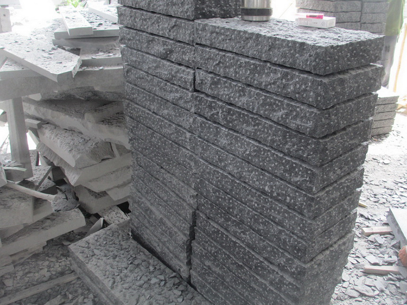 G684 Black Granite Bush-hammered Finish Palisade-3