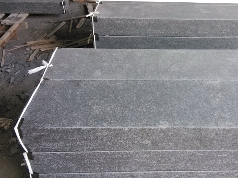 G684 Black Honed Finish Granite Stone Steps For Sale-3